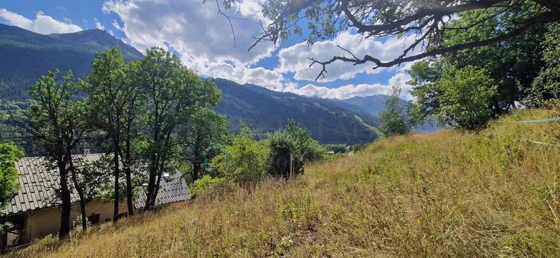 Terrain constructible - 950 m²