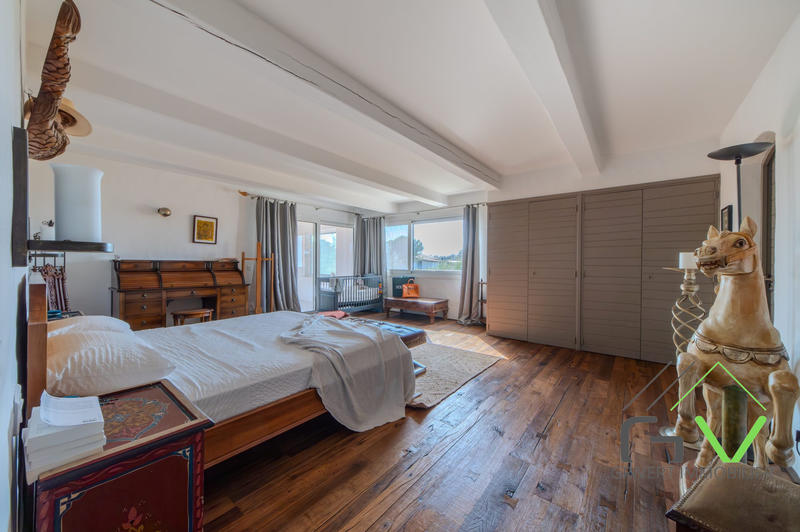 Mas - 218 m² - 7 pièces