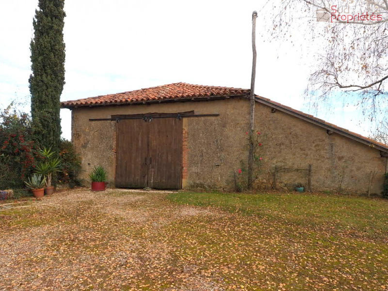 Maison - 284 m² - 9 pièces