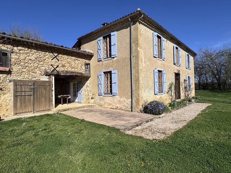 Maison - 205 m² - 7 pièces