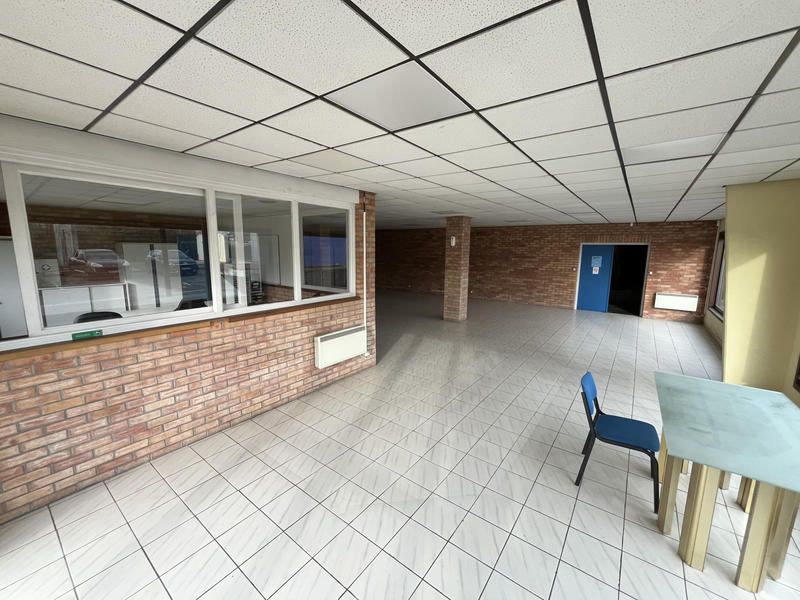 Local commercial - 1 500 m²