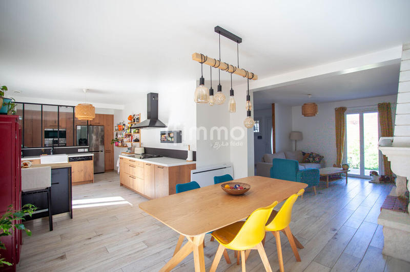 Pavillon - 156 m² - 7 pièces