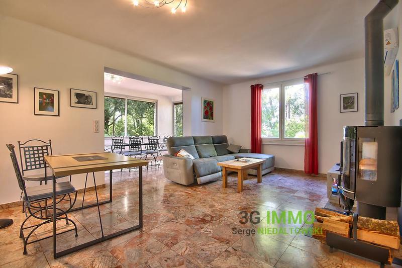 Propriété - 124 m² - 6 pièces