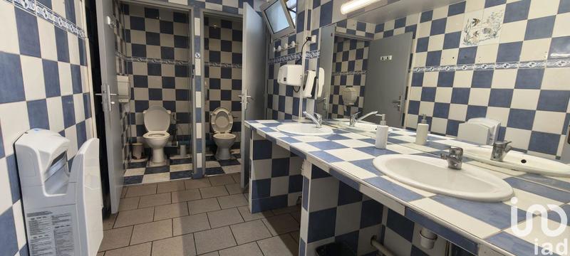 Local commercial - 987 m²