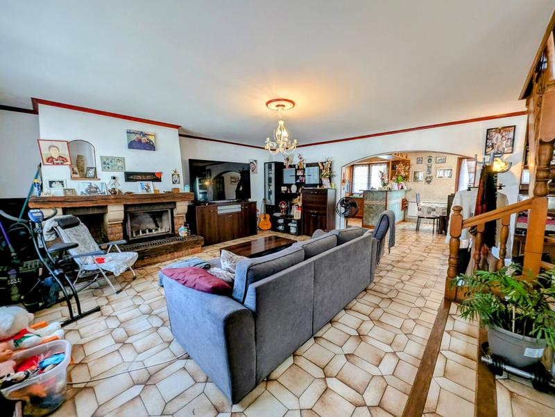 Maison - 187 m² - 6 pièces