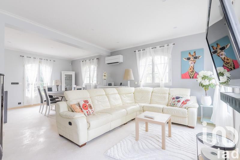 Maison - 220 m² - 10 pièces