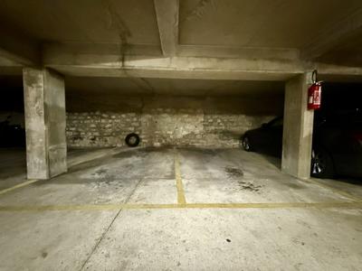 Parking / Garage - 25 m²