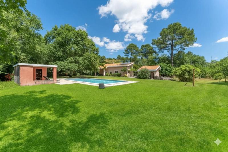 Villa - 218 m² - 7 pièces