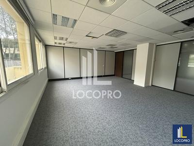 Bureau - 2 922 m²