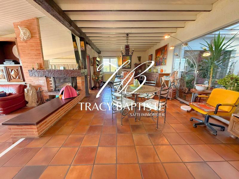 Maison - 334 m² - 9 pièces