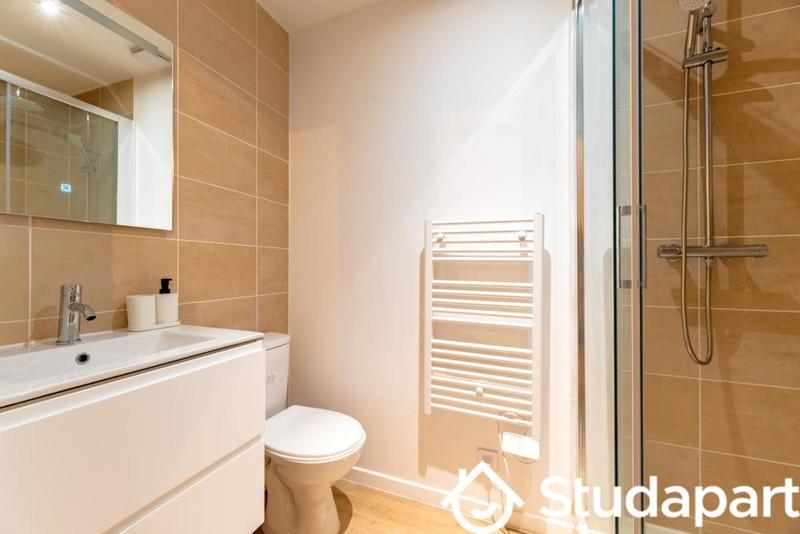 Chambre - 10 m² - 1 pièce