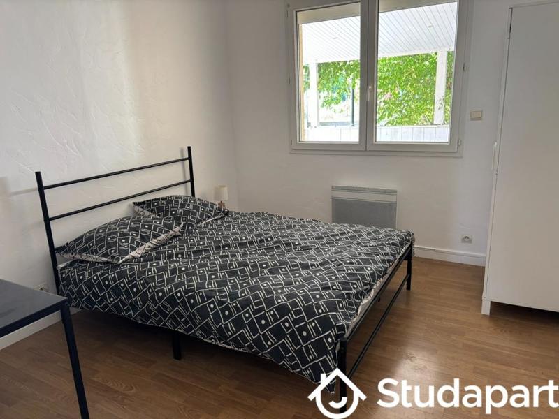 Chambre - 11 m² - 1 pièce