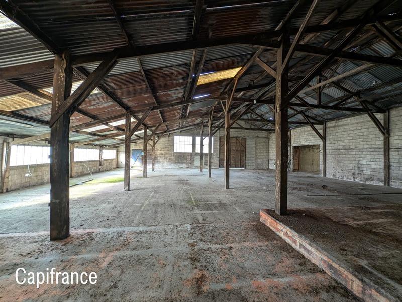 Entrepôt - 750 m²