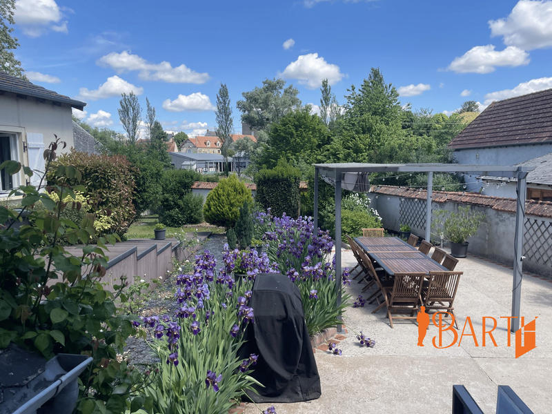 Maison ancienne - 317 m² - 7 pièces