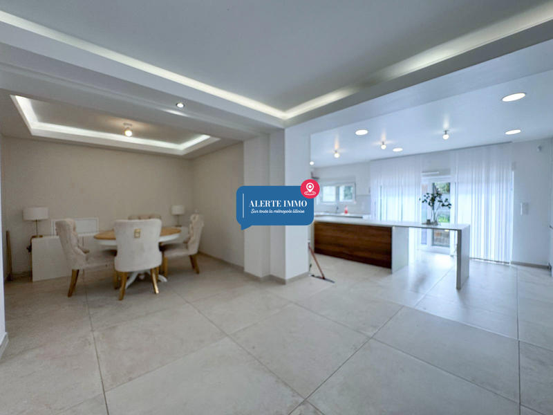 Maison - 122 m² - 5 pièces