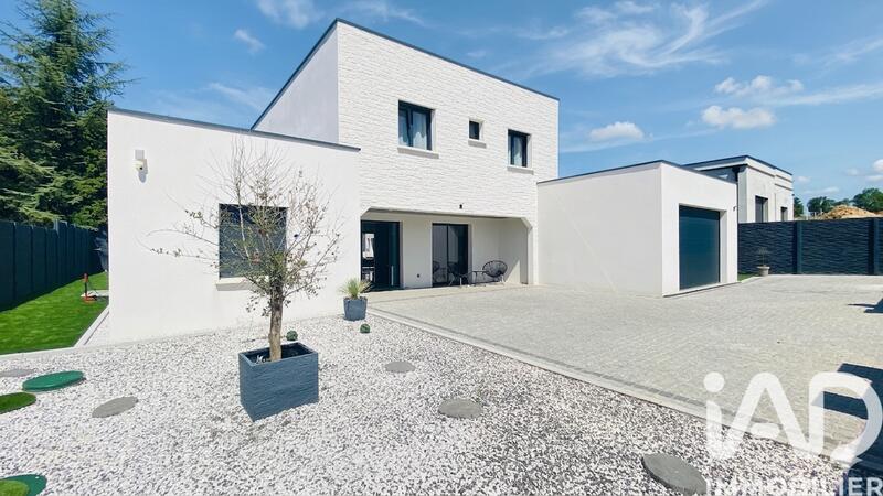 Maison - 190 m² - 8 pièces