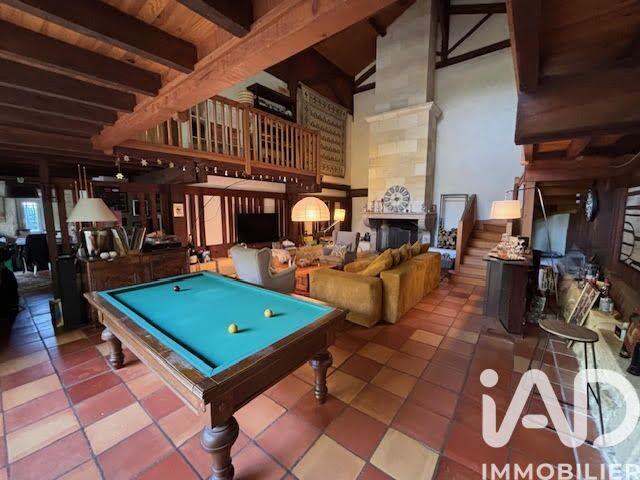 Maison - 220 m² - 7 pièces