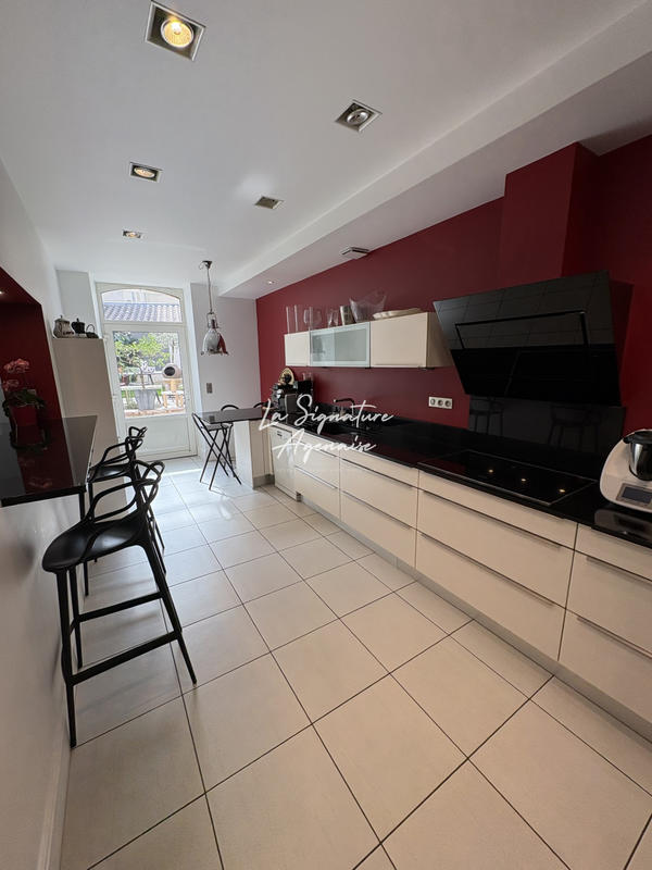 Maison - 215 m² - 6 pièces