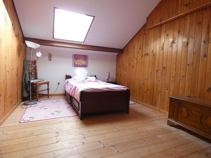 Maison - 220 m² - 9 pièces