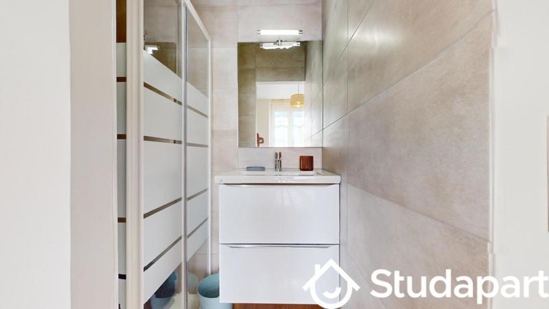 Chambre - 11 m² - 1 pièce