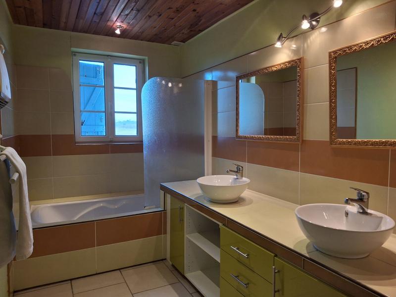 Maison ancienne - 347 m² - 15 pièces