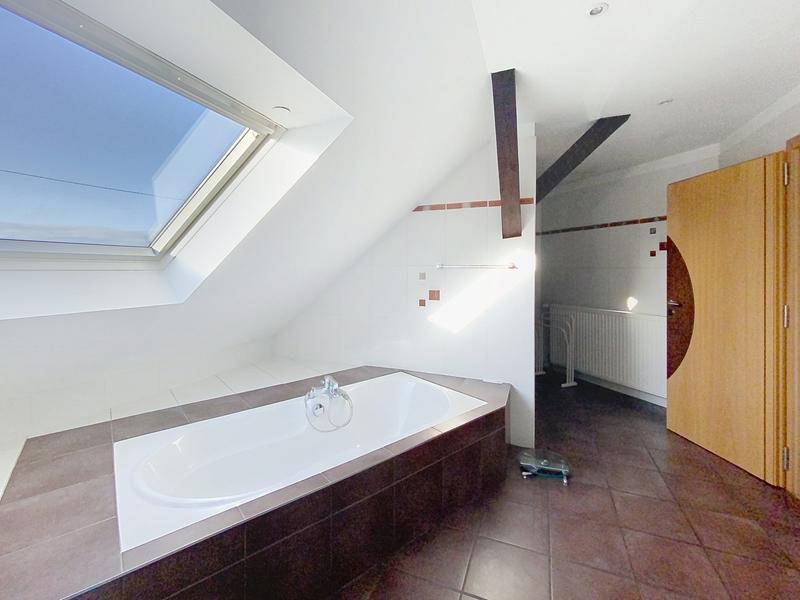 Appartement - 203 m² - 6 pièces