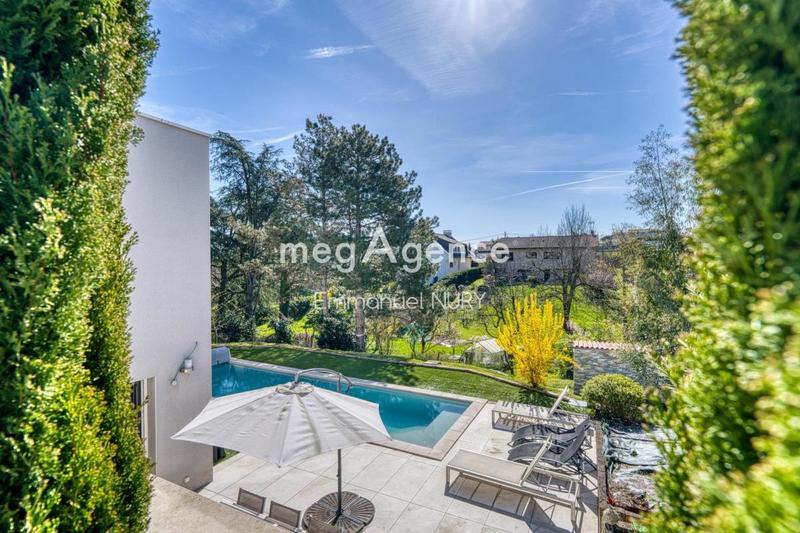 Maison - 137 m² - 5 pièces