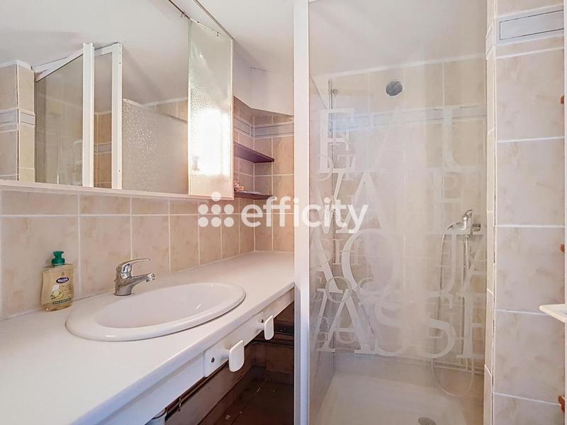 Maison - 186 m² - 8 pièces