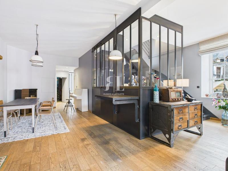 Maison - 161 m² - 6 pièces