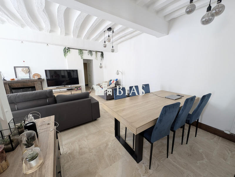 Maison ancienne - 252 m² - 7 pièces