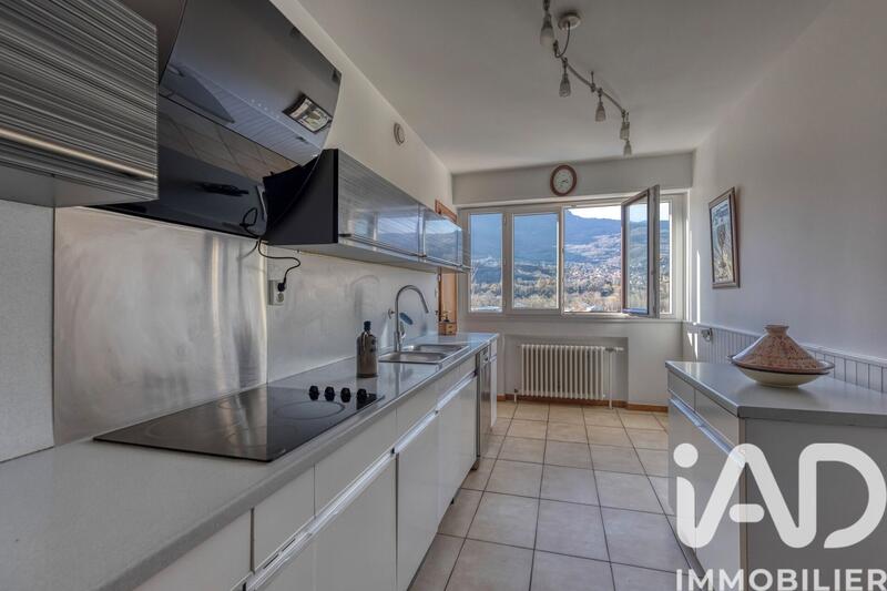 Appartement - 98 m² - 4 pièces