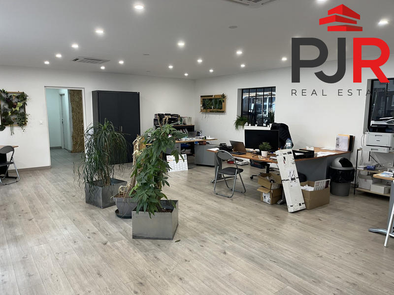 Local d'activités - 940 m²