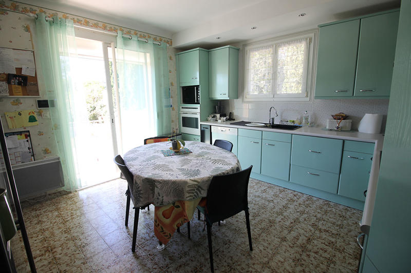 Maison - 201 m² - 7 pièces