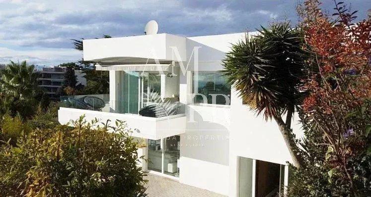 Maison - 262 m² - 7 pièces