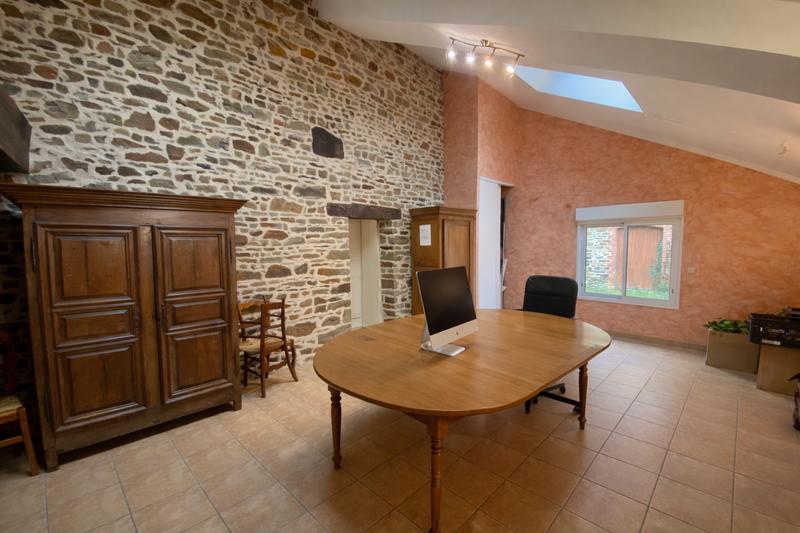 Maison - 201 m² - 8 pièces