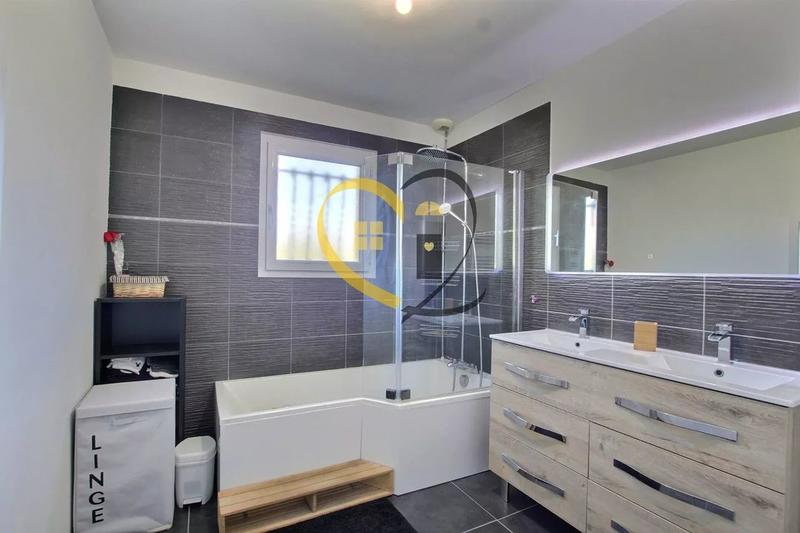 Maison de village - 130 m² - 7 pièces