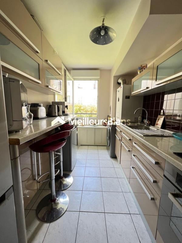 Appartement - 93 m² - 5 pièces