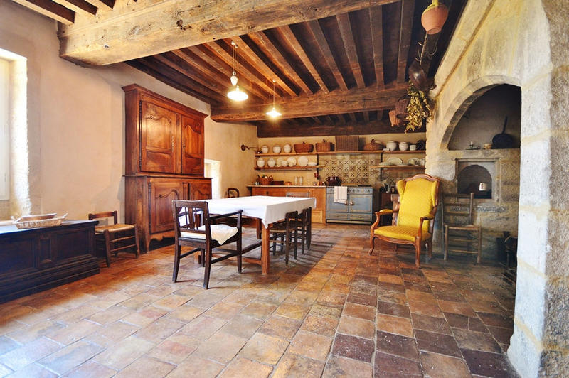 Maison en pierre - 307 m² - 8 pièces