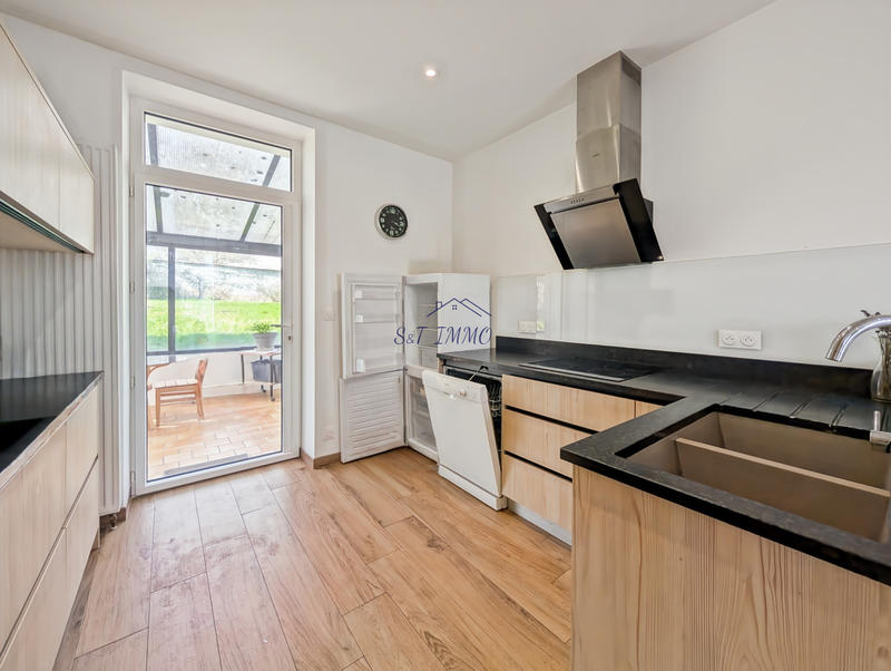 Maison - 197 m² - 7 pièces