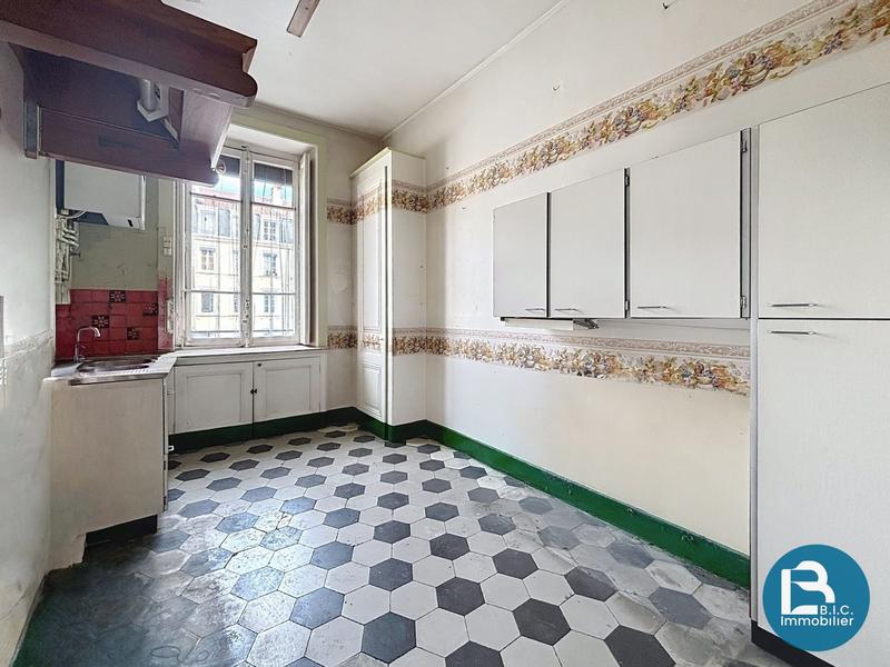 Appartement - 125 m² - 5 pièces