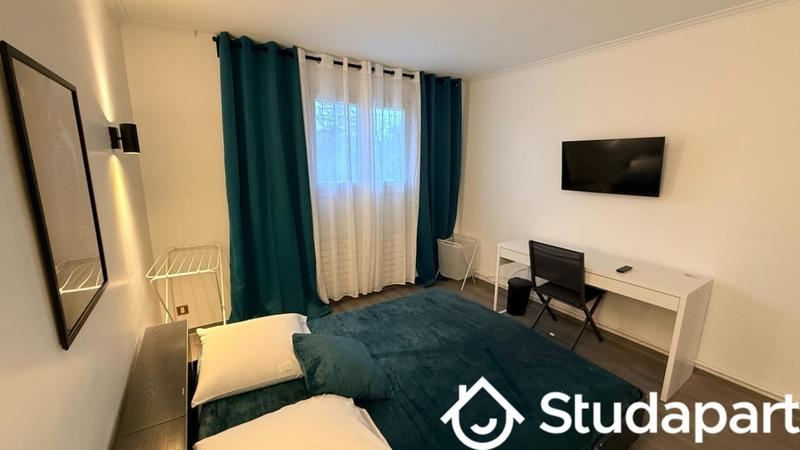 Chambre - 10 m² - 1 pièce