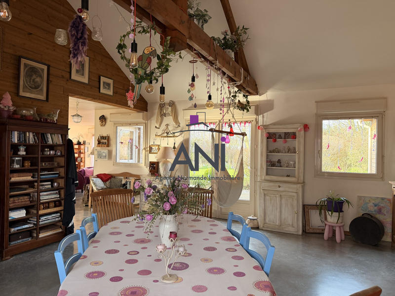 Maison contemporaine - 219 m² - 6 pièces