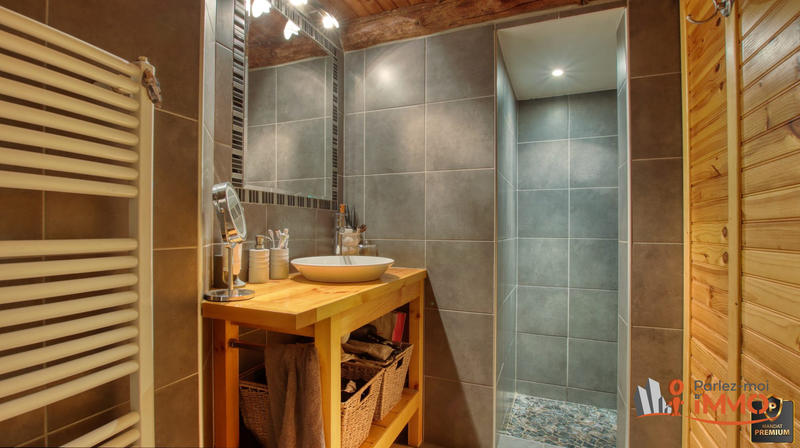 Maison - 320 m² - 12 pièces