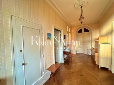 Maison - 386 m² - 10 pièces