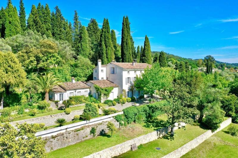 Propriété - 520 m² - 15 pièces