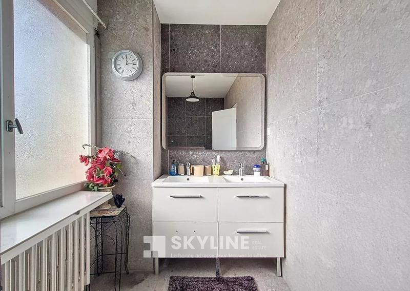 Maison - 223 m² - 6 pièces