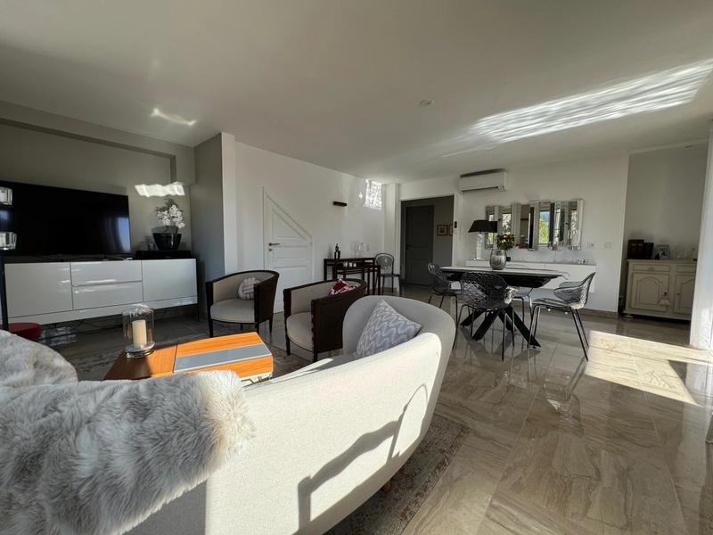 Appartement - 103 m² - 4 pièces