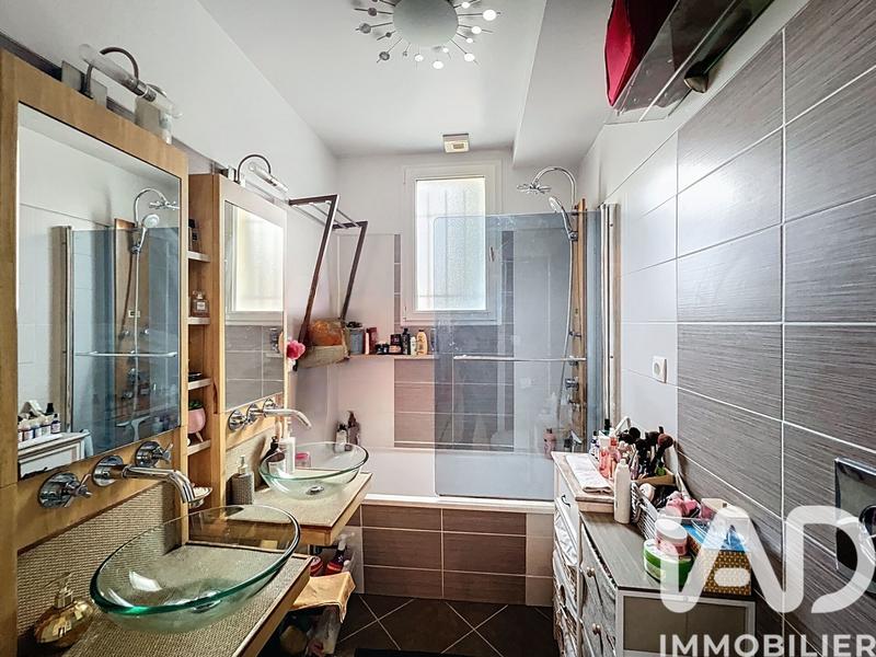 Maison - 93 m² - 5 pièces