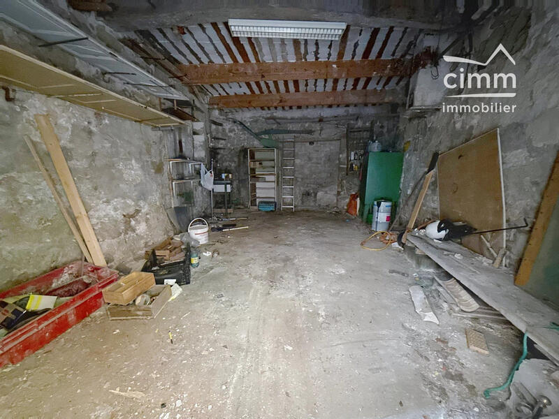 Maison traditionnelle - 180 m² - 6 pièces