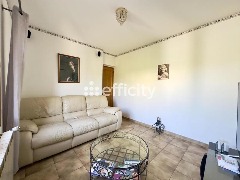 Maison - 220 m² - 7 pièces